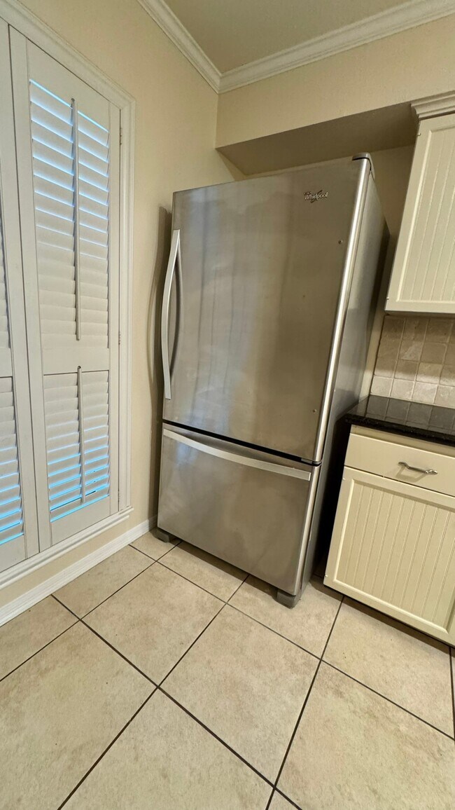 Building Photo - 6452 Olympia Dr