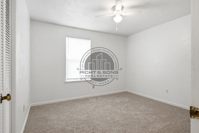 Building Photo - 1818 Sylvan Ct