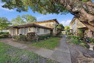 Building Photo - 8811 NW 28th Dr