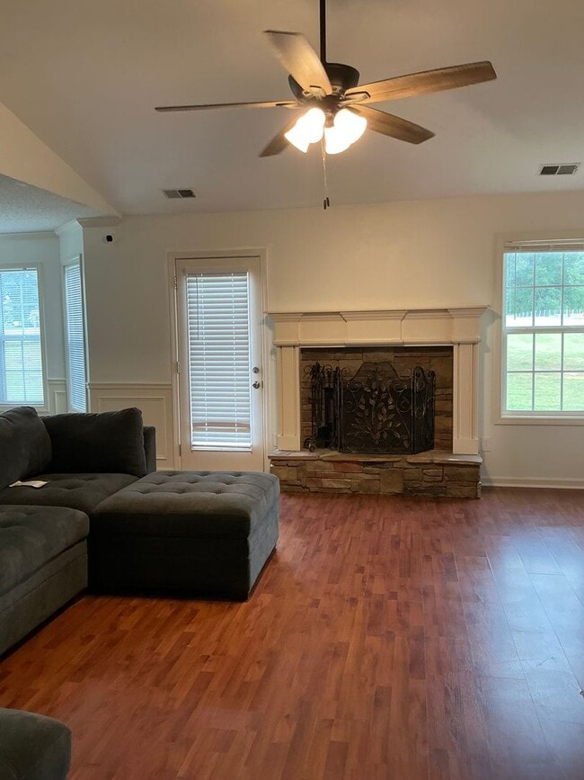 Building Photo - 3-bedroom, 2-bath home in Oglethorpe County is situated on a 1.53 spacious lot with a fenced-in b...