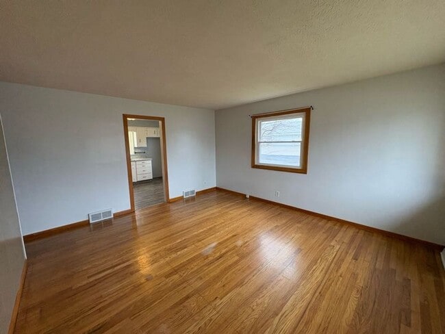 Building Photo - Three bedroom one bathroom home for rent in Perry