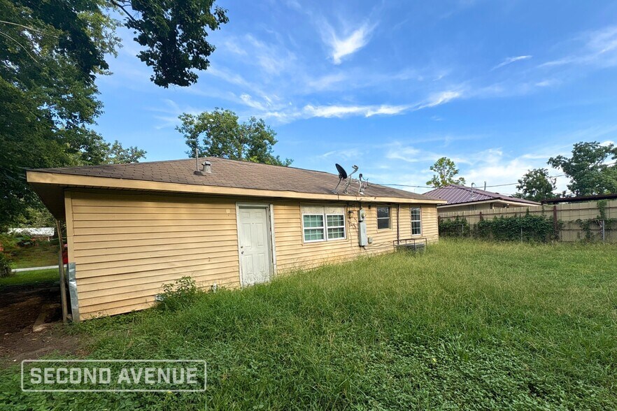 Building Photo - 10310 Buffum St