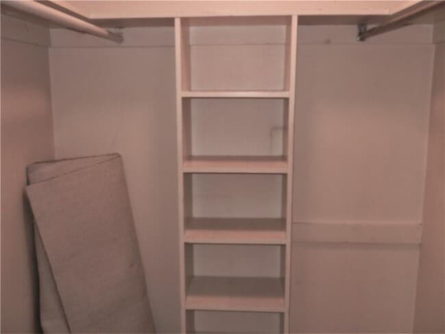 Building Photo - 6552 N Meridian Ave