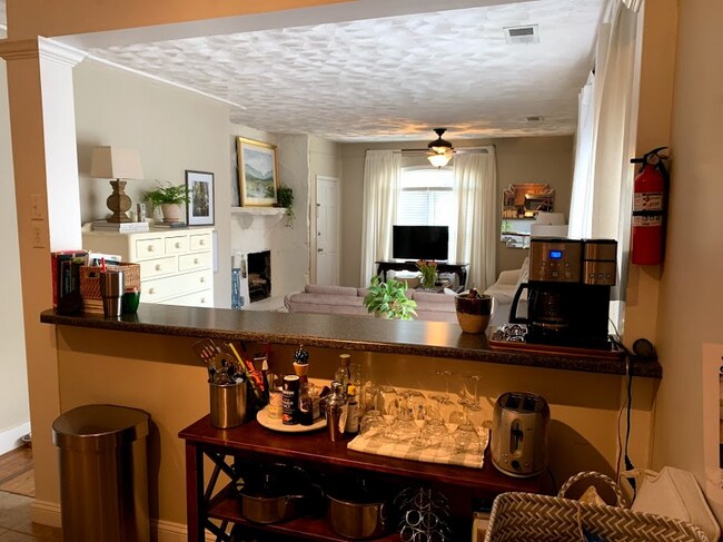 Building Photo - 2105 English Village Ln