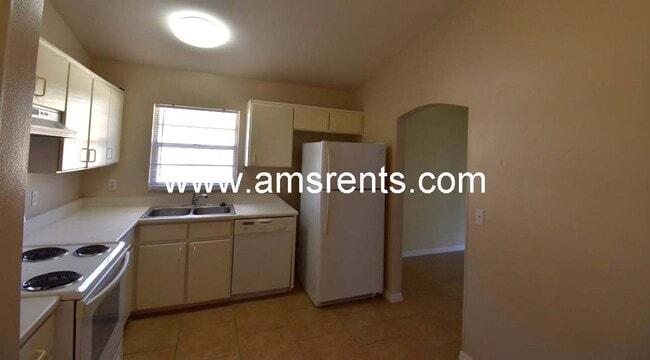 Building Photo - Charming 2 bed/ 2 bath house in Indian Wells