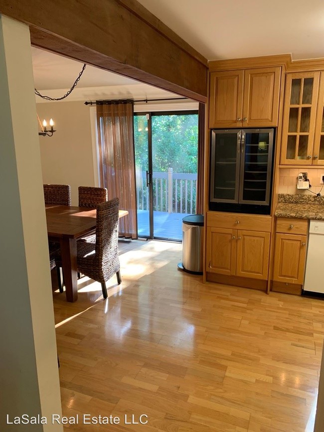 Building Photo - 596 Mountain Rd