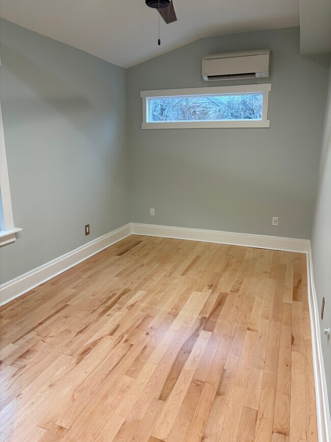 Building Photo - 4036 1st St