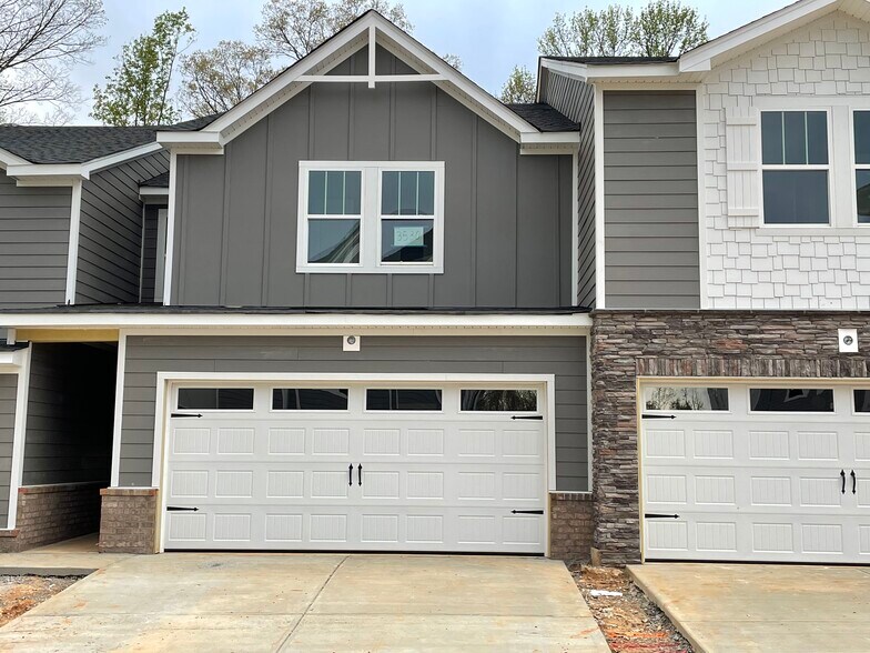 Primary Photo - 1010 Maltby St