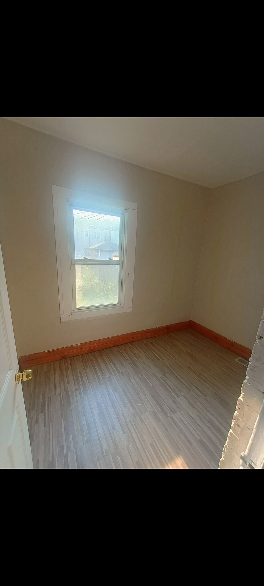 Bonus Room - 1704 N Mason Ave