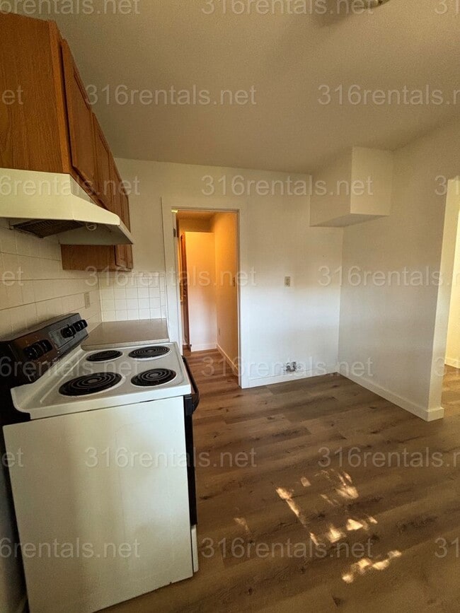 Building Photo - 510 N Alleghany St