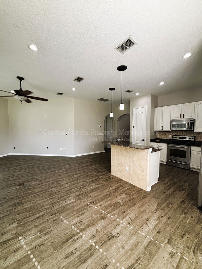 Building Photo - 13330 Hatherton Cir