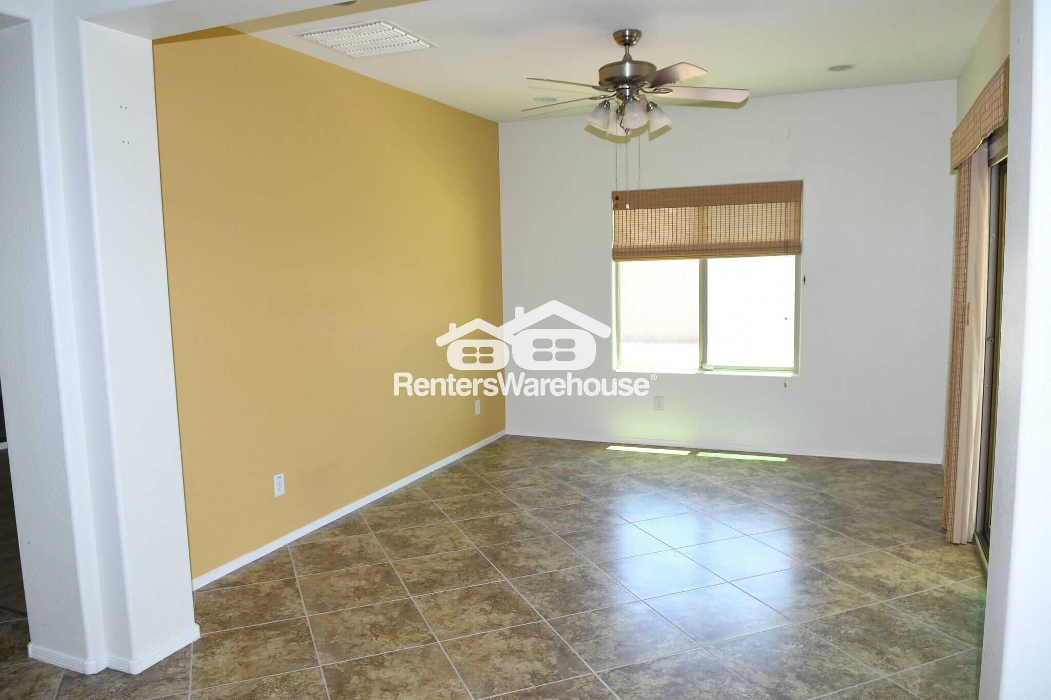 Building Photo - 10827 W Cottontail Ln