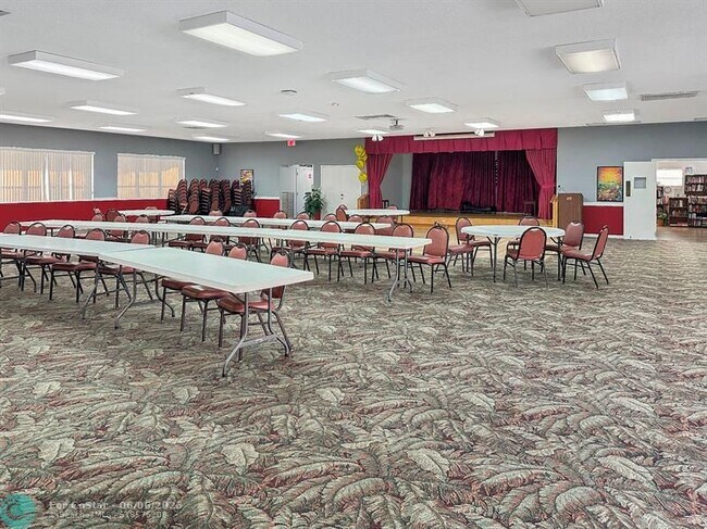 Building Photo - 6090 N Sabal Palm Blvd