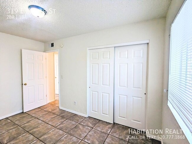 Building Photo - 319 E Lester St