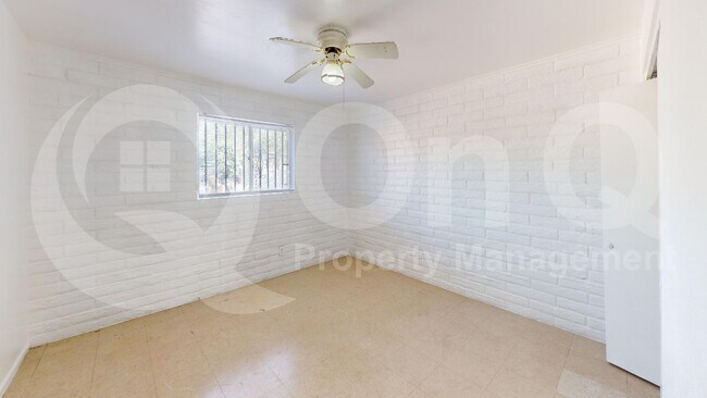 Building Photo - 872 W Glenn St