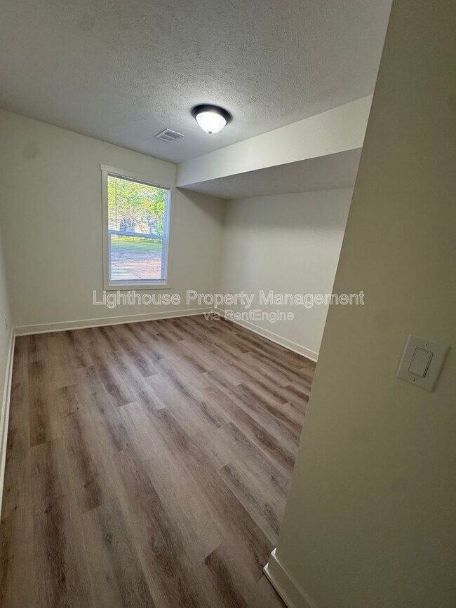Building Photo - 313 Orchard Ave