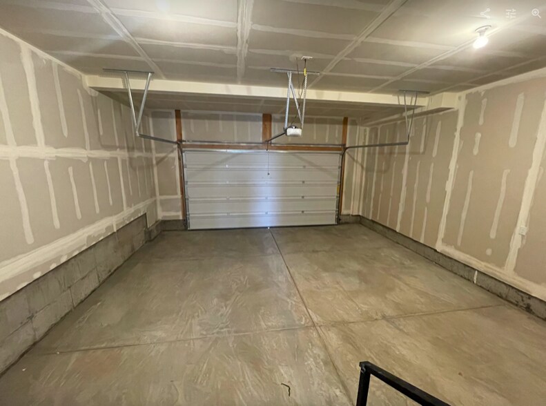 Building Photo - 122 E 1760 N