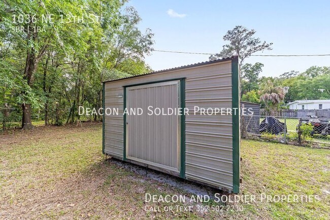 Building Photo - 1036 NE 13th St