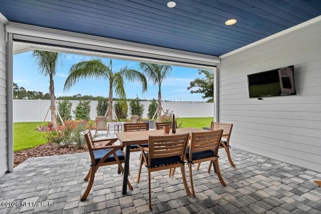 Building Photo - 221 Marquesa Cir
