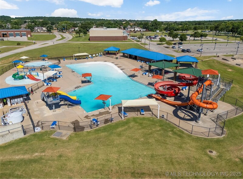 Building Photo - 3220 North 3rd Pl E