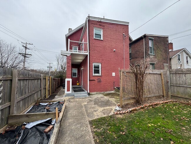 Building Photo - Charming 5BR Home in the Heart of Pittsbur...