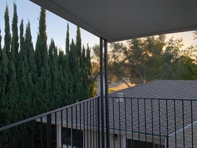 Building Photo - 994 Westlynn Way