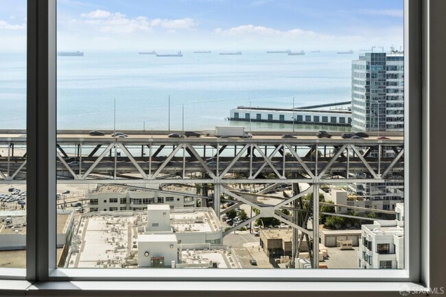 Building Photo - 301 Main St