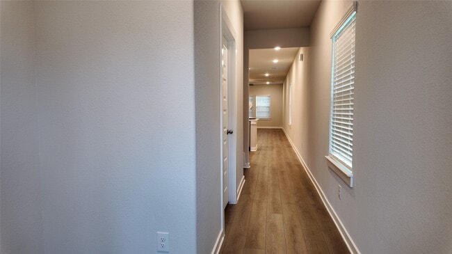 Building Photo - 8519 Blueberry Ash St