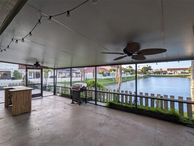 Building Photo - 2711 San Remo Cir