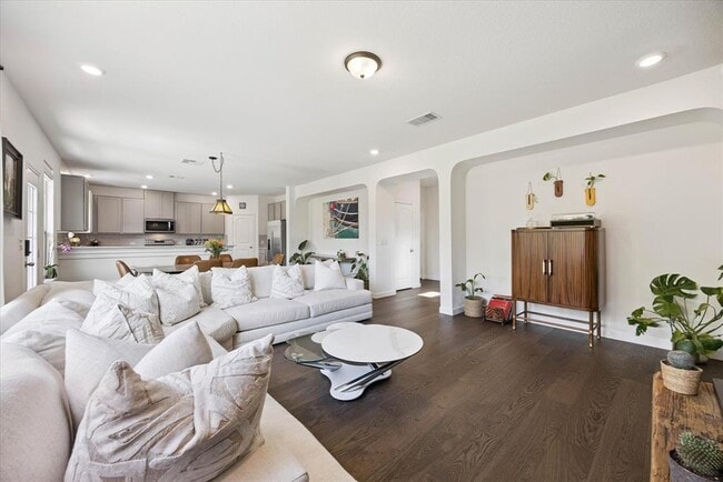 Building Photo - 7916 Crystalbrook W