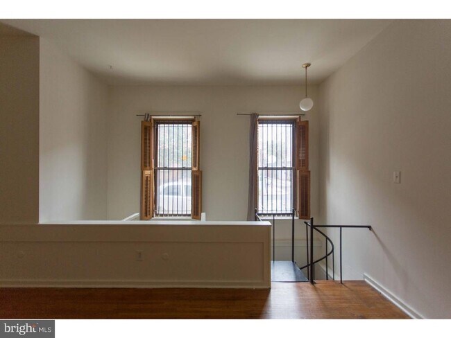 Building Photo - 407 S 11th St