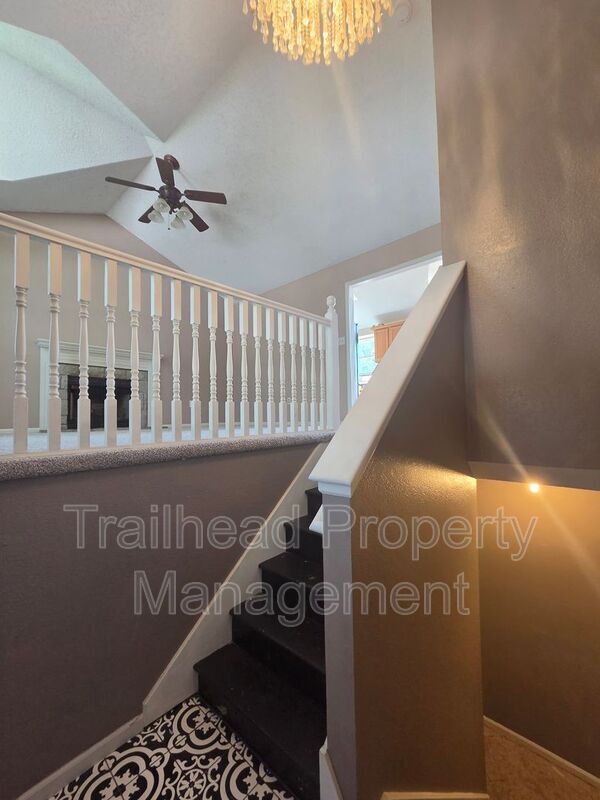 Building Photo - 607 SE Steeple Ln