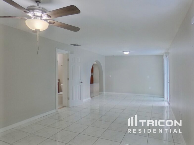 Building Photo - 7116 Green Needle Dr