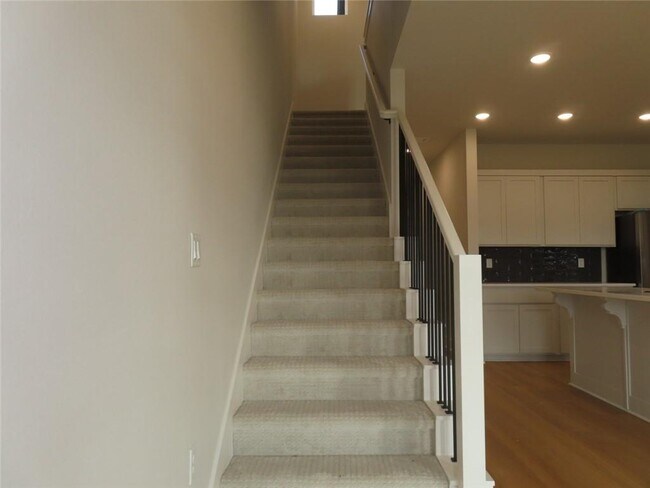 Building Photo - 1891 Lapis Ave