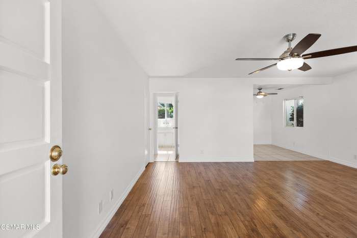 Building Photo - 8761 Woodley Ave