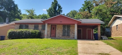 Building Photo - Gorgeous 3 bedroom/1.5 bath home!
