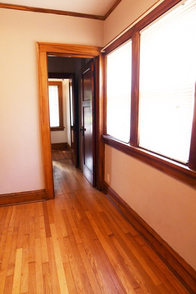 Building Photo - 5120 N Elkhart Ave