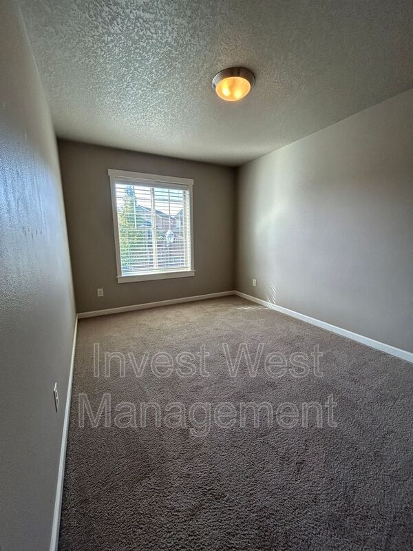 Building Photo - 510 N Horns Corner Dr