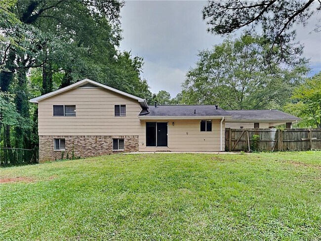 Building Photo - 5992 Monterey Dr