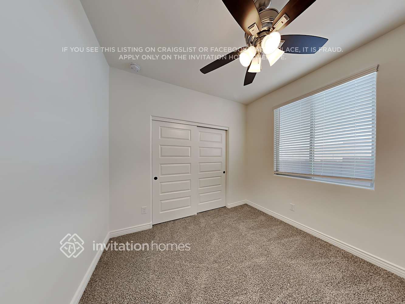 Building Photo - 14427 W El Cortez Pl