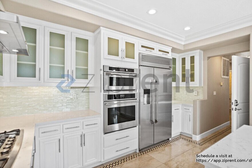 Building Photo - 51 Viola St