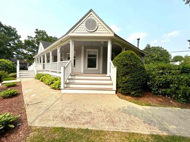 Building Photo - 16 High Bridge Hl