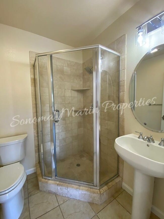 Building Photo - ~ Country Home ~ 2 Bedrooms & 2 Full Bathrooms with Attached Garage ~ Gated Community