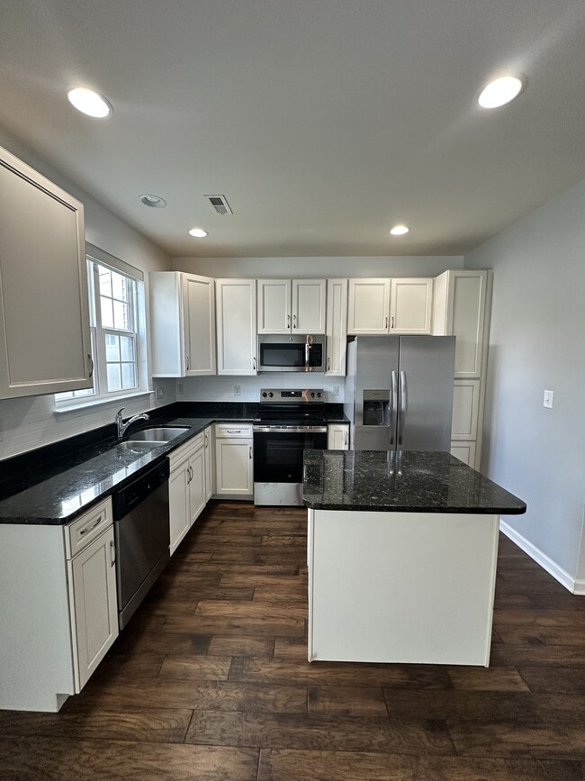 Building Photo - 255 Wilmore Dr