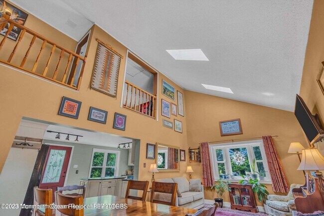 Building Photo - 37 Freehold Rd