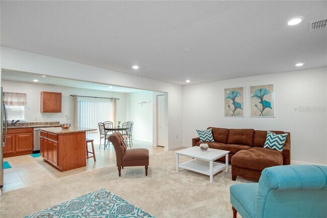 Building Photo - 3810 Exeter Ln