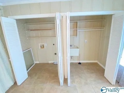 Building Photo - 1000 Longwood Dr SE