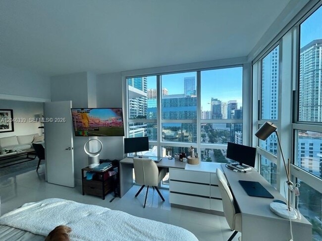 Building Photo - 951 Brickell Ave
