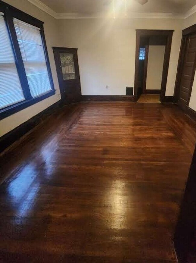 Building Photo - 1319-21 W. 111