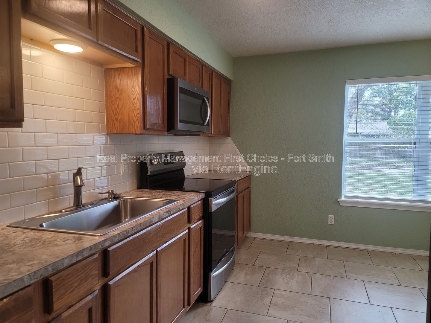 Building Photo - 1028 Chitwood St